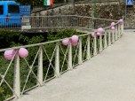 They even put balloons on the bridge!